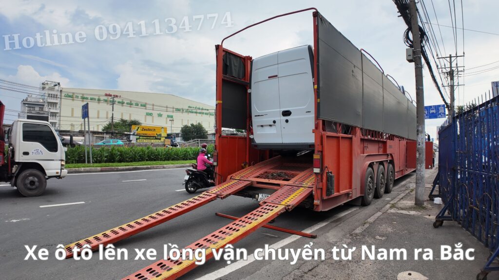 Vận chuyển ô tô bằng xe lồng chuyên dụng