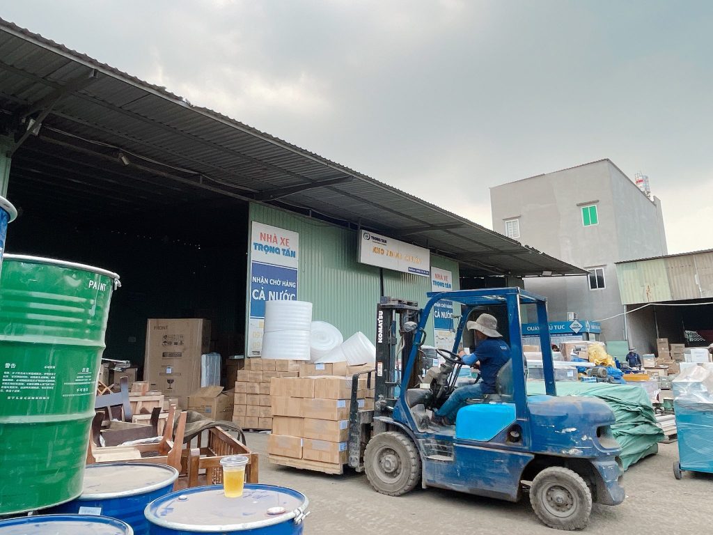 nhân viên ghép hàng hóa sài gòn hà nội