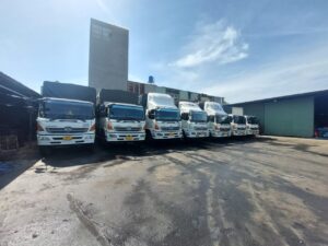 Đội xe tải chở hàng 22 tấn