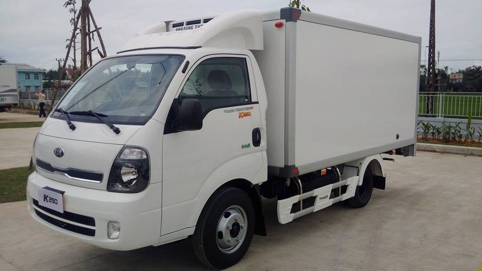 Xe tải chở hàng 1 tấn