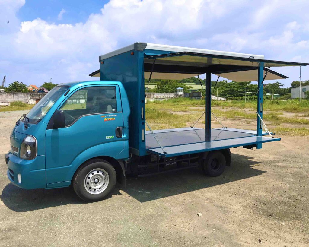 Xe tải chở hàng 1 tấn