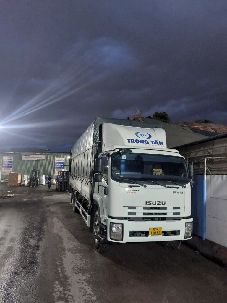 xe tai cho hang 15 tan