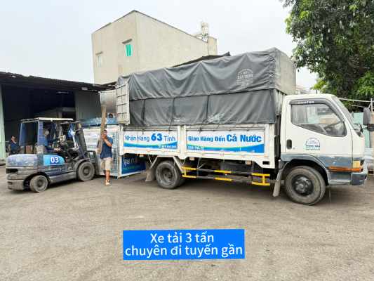 xe 3 tấn chở hàng