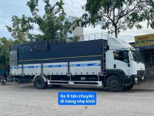 Xe chở hàng 8 tấn