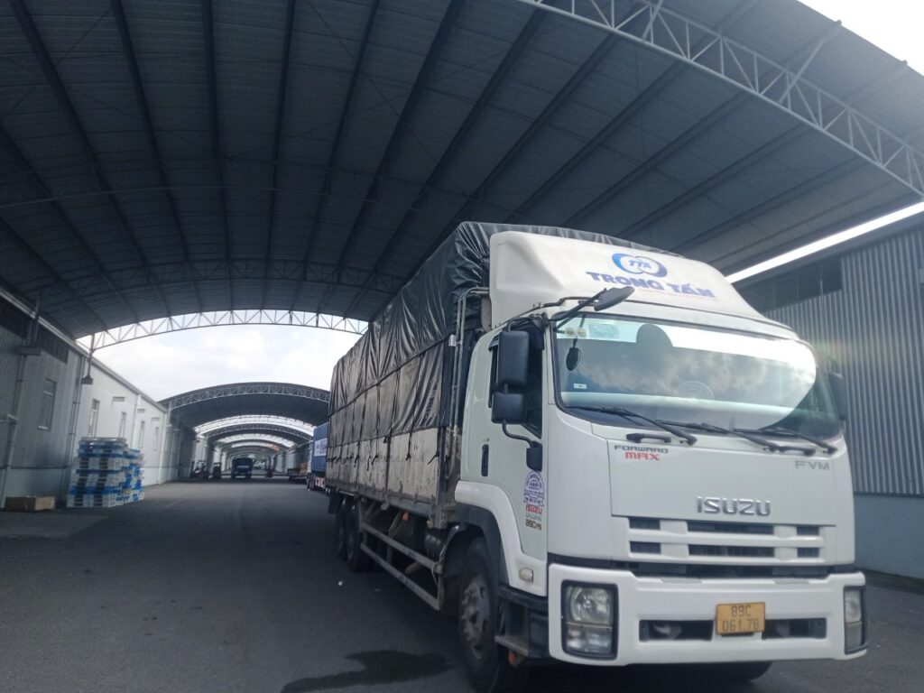 xe tai cho hang 15 tan