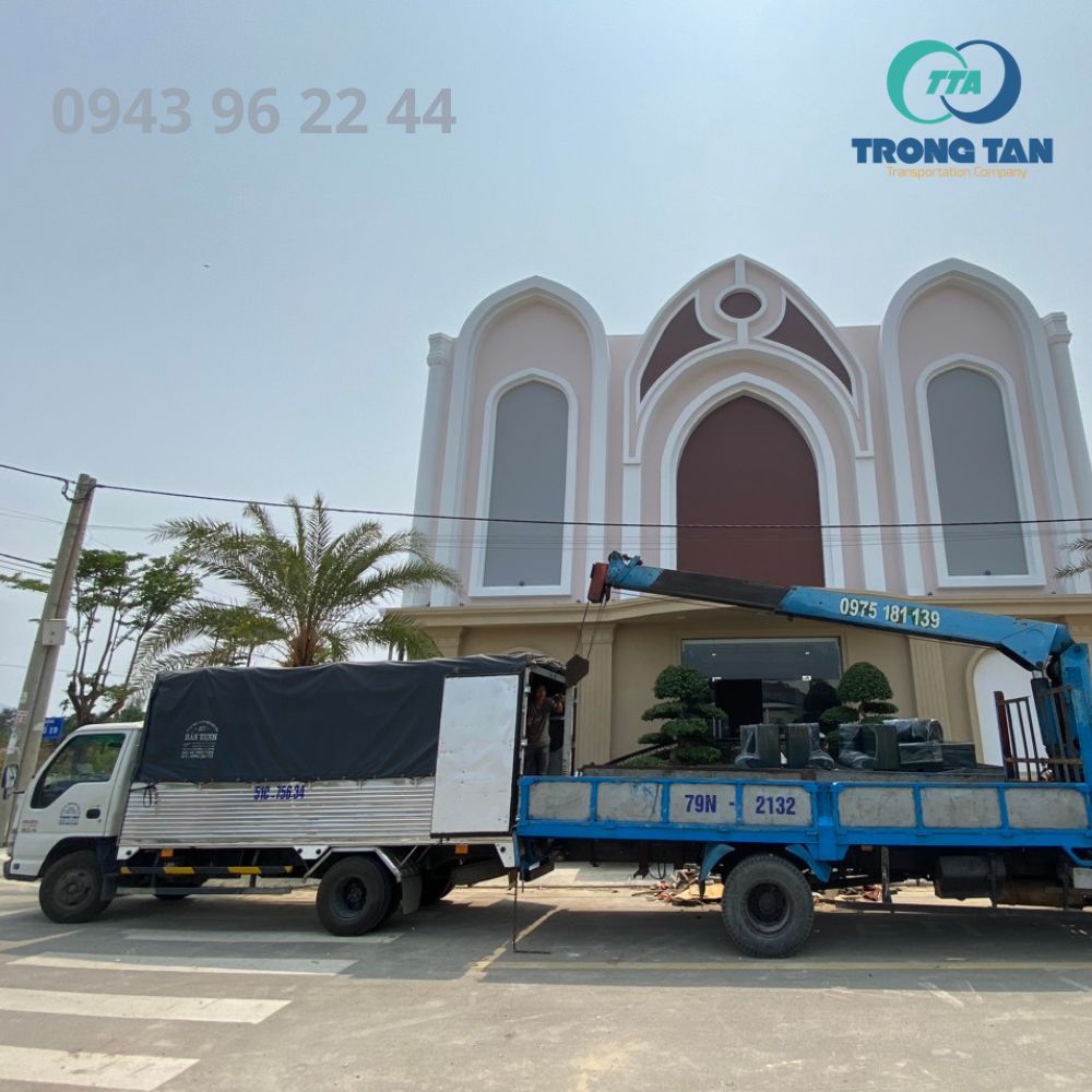 xe tải chở hàng 2 tấn