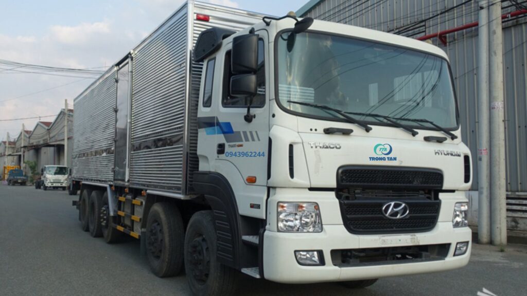 xe tải chở hàng 20 tấn