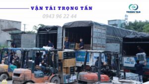 xe tải chở hàng quận 6