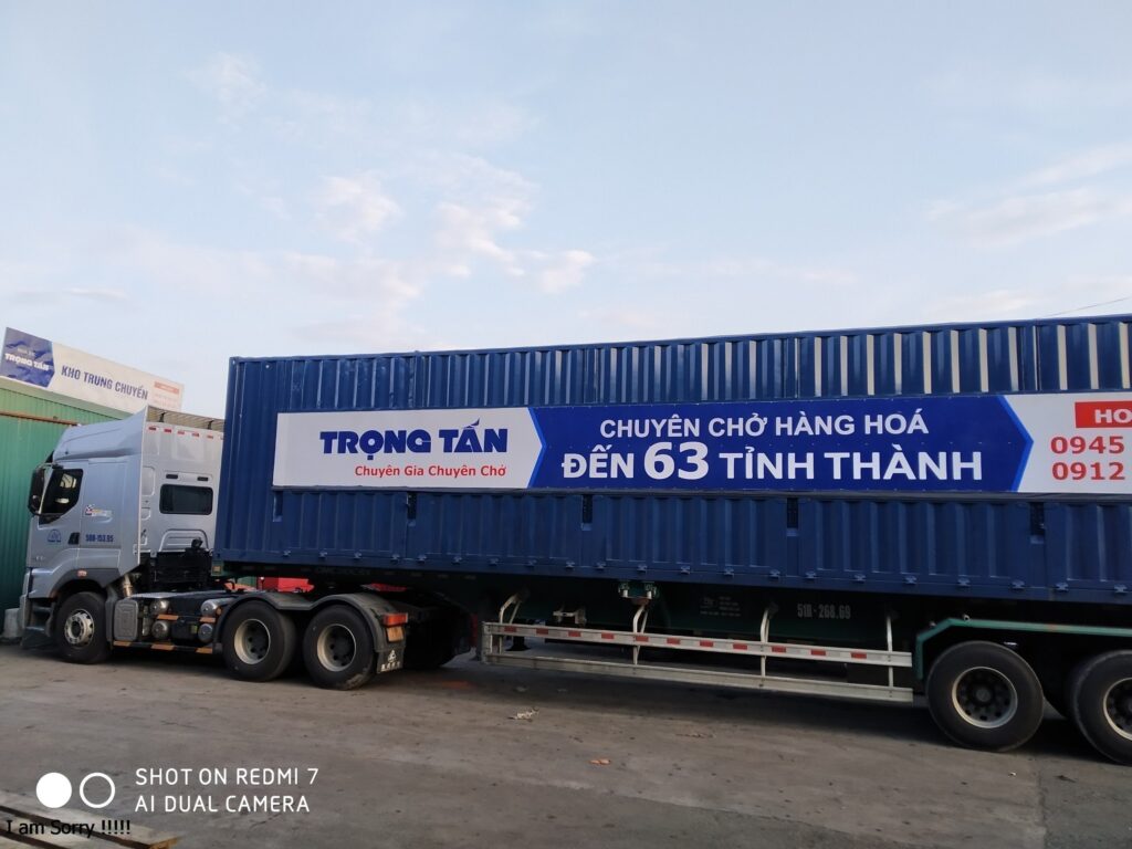 xe container chở hàng Quận 3