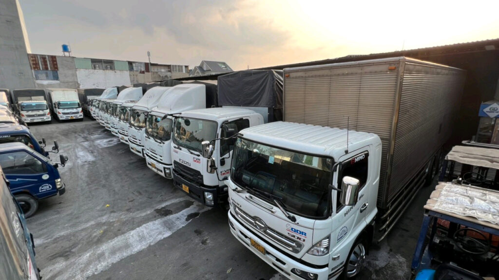 xe tải chở hàng Quận Bình Thạnh