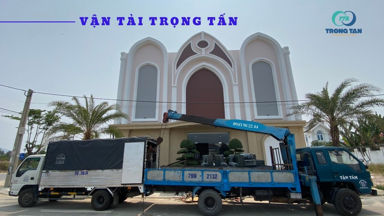 Xe tải chở hàng quận 6